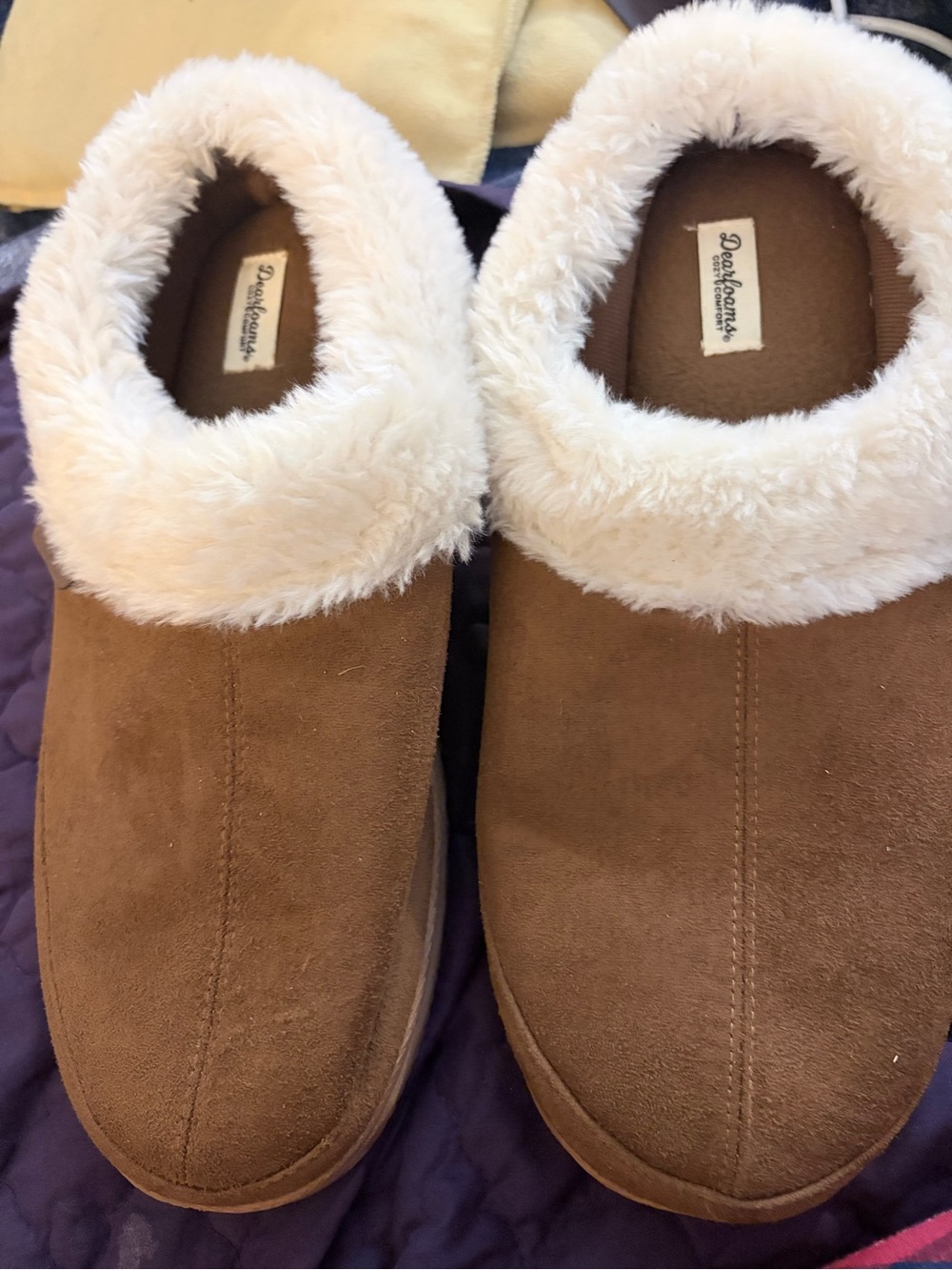 dearfoams Men’s Brown Suede Slip-On Clogs with Cream Fleece Collar